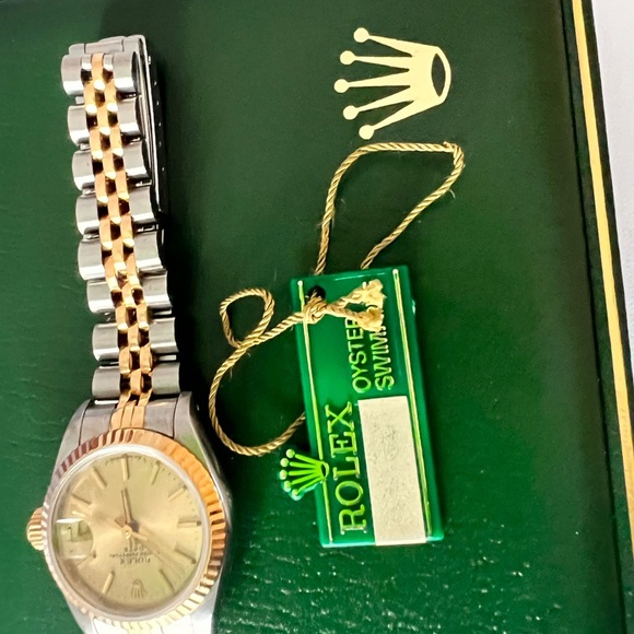 Rolex Jewelry - Rolex 26 mm in good condition
